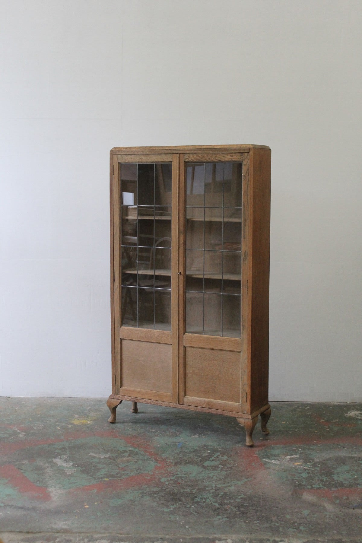 #0849 glass cabinet