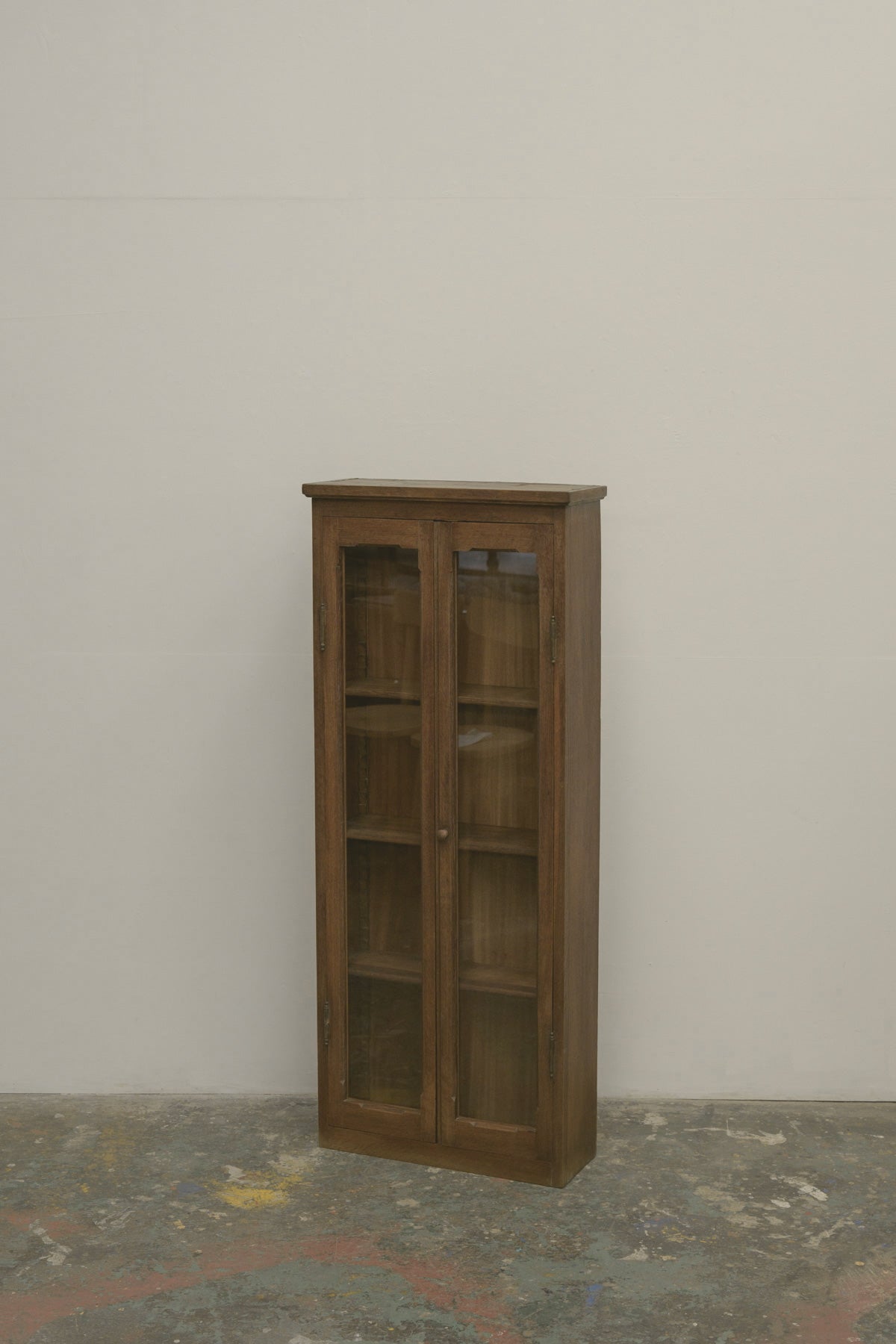 #0544 glass cabinet