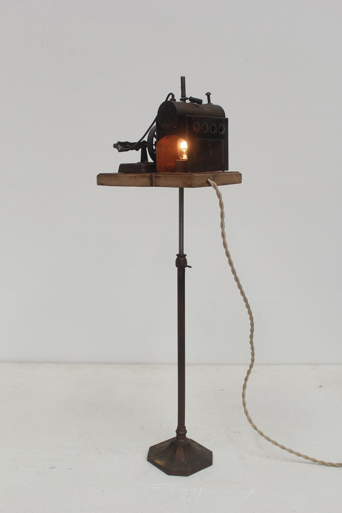 #0902 lamp