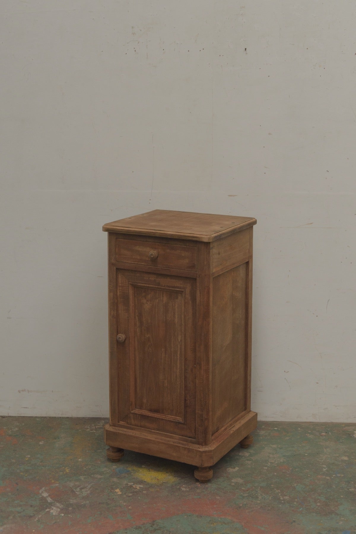 #9027 cabinet