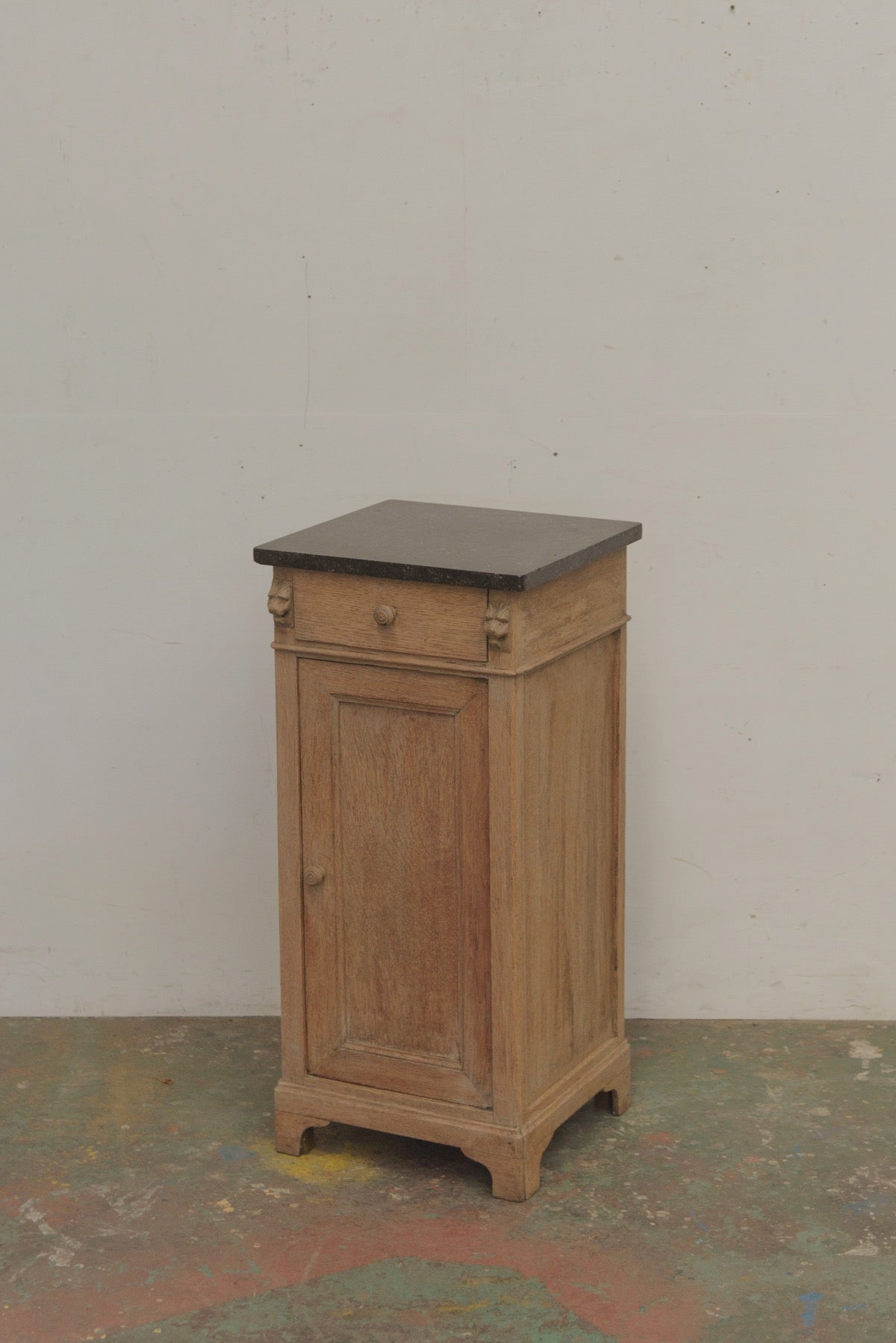 #8761 cabinet