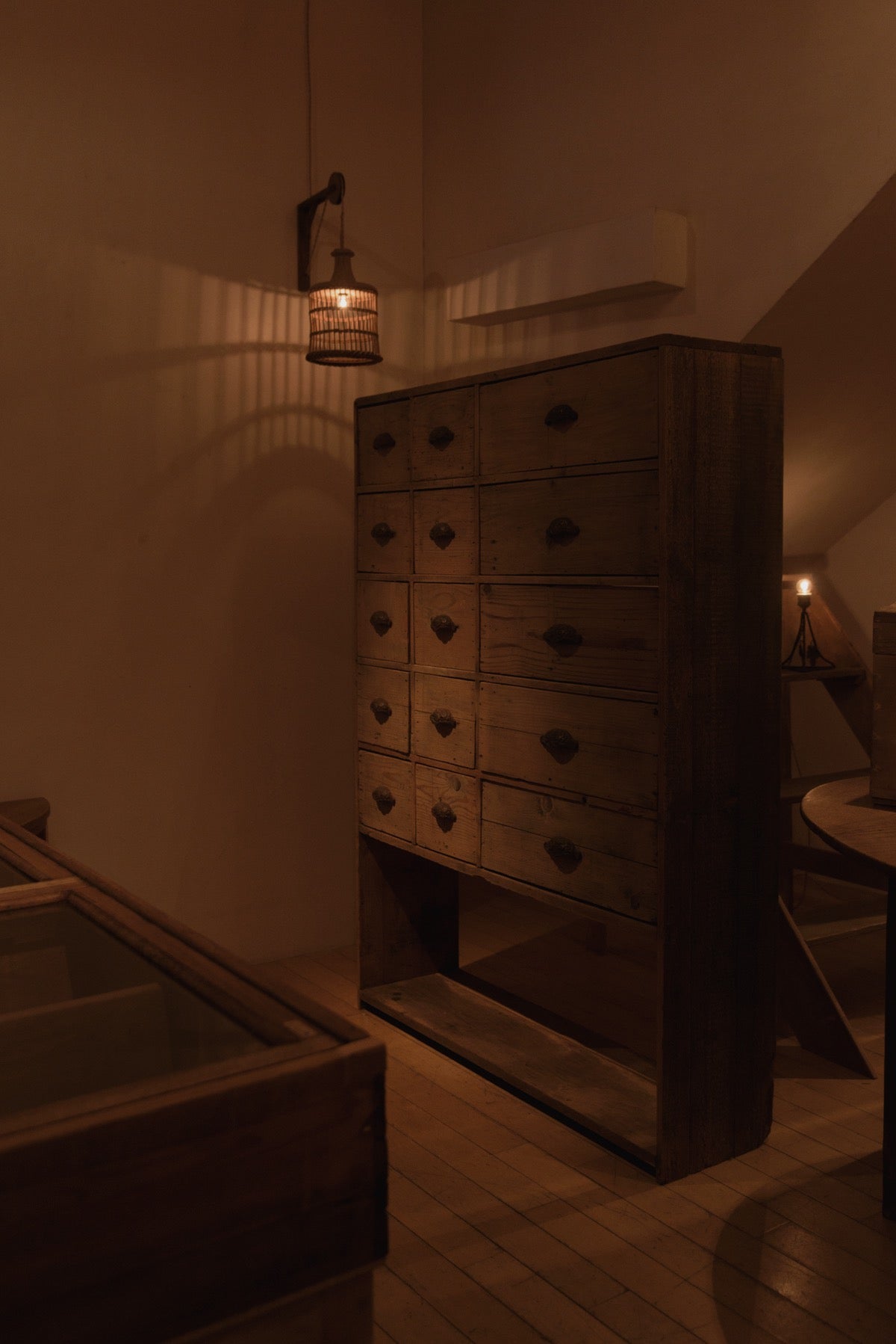 #8880 cabinet