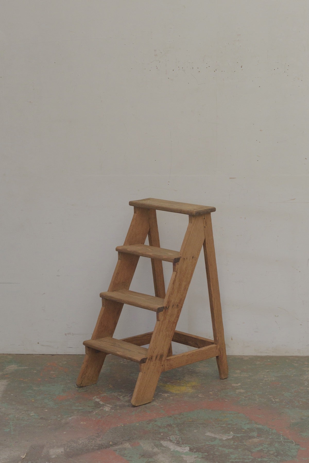#9308 step ladder