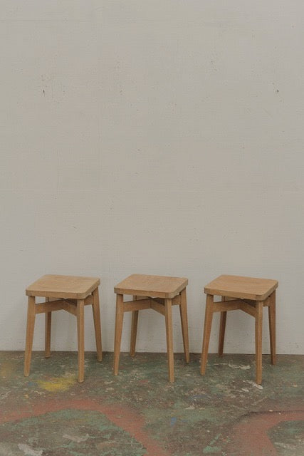 #8860 stool