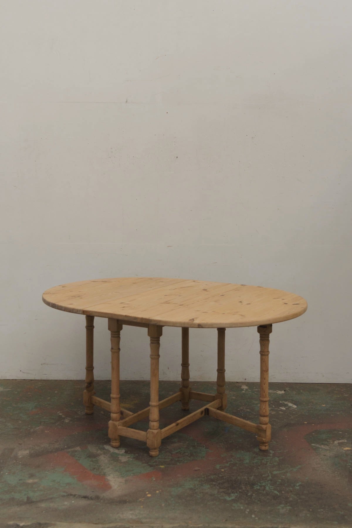 #9520 butterfly table