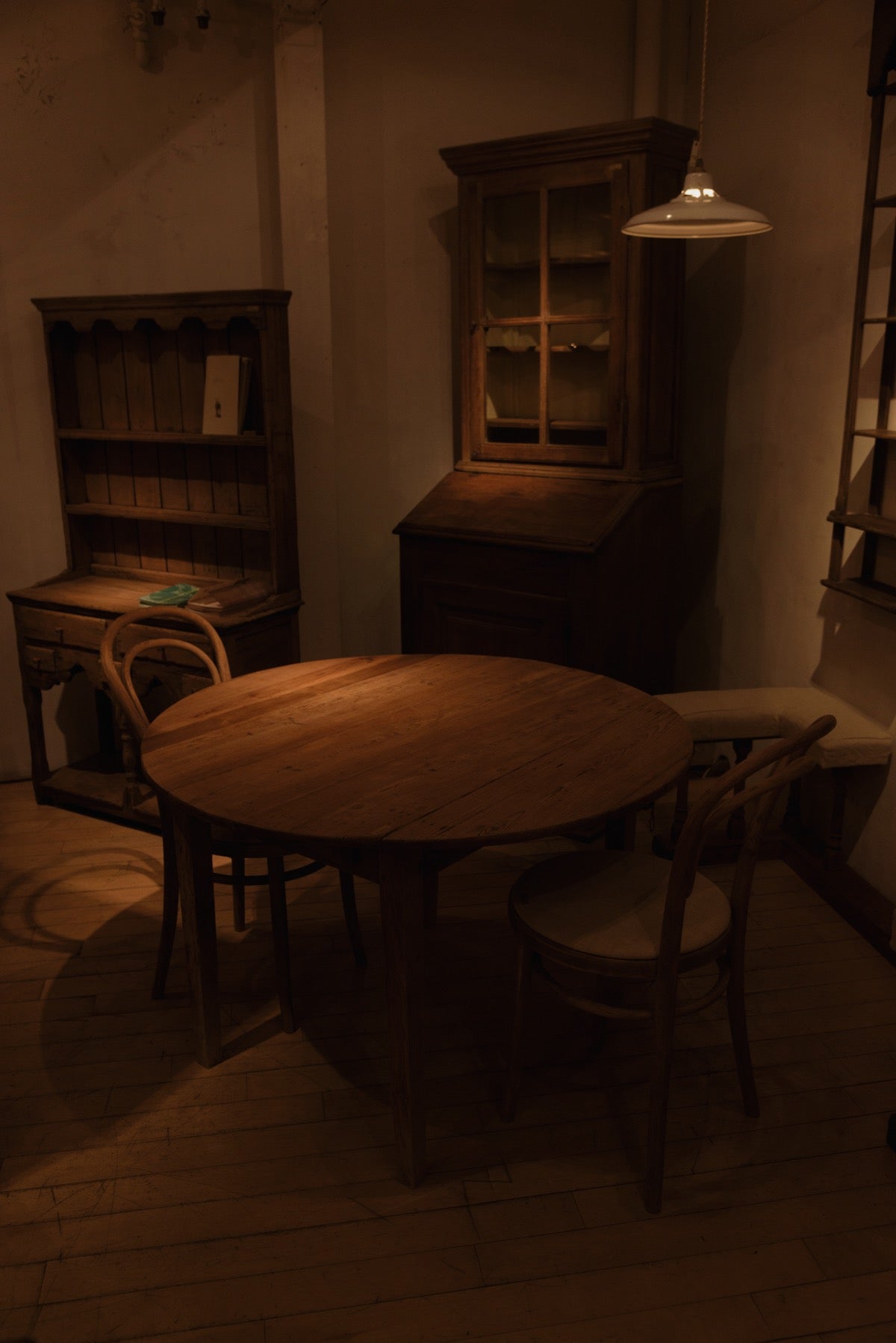 #9229 butterfly table