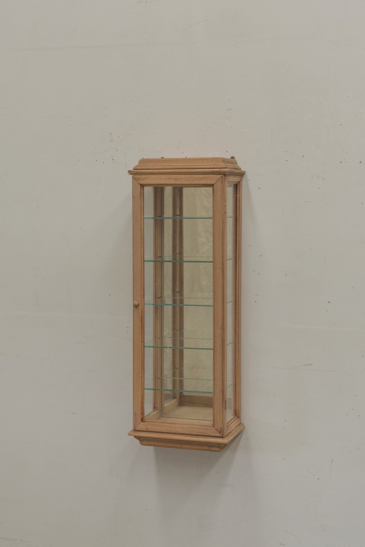 #9265 glass cabinet