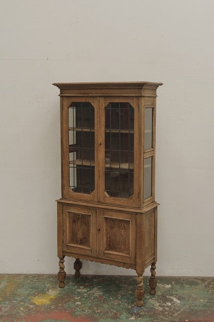 #9346 glass cabinet