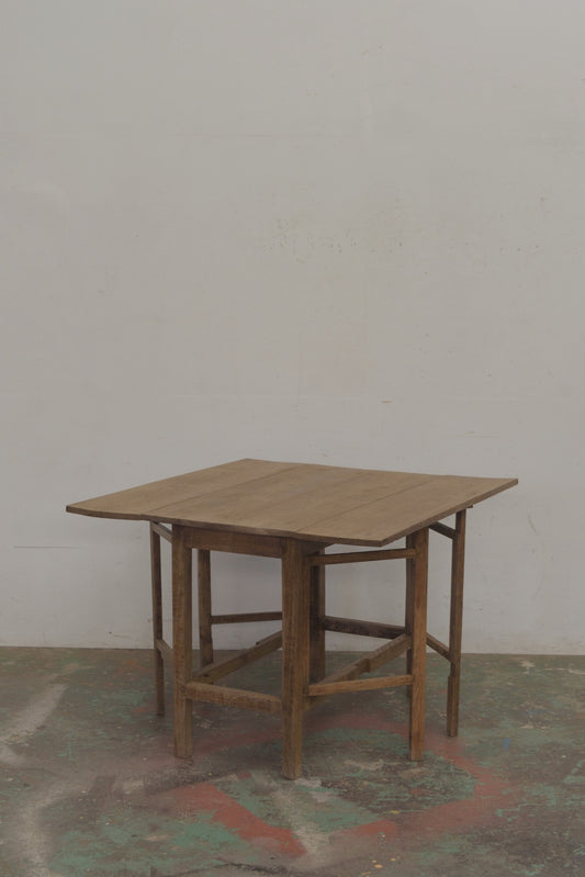 #9268 butterfly table