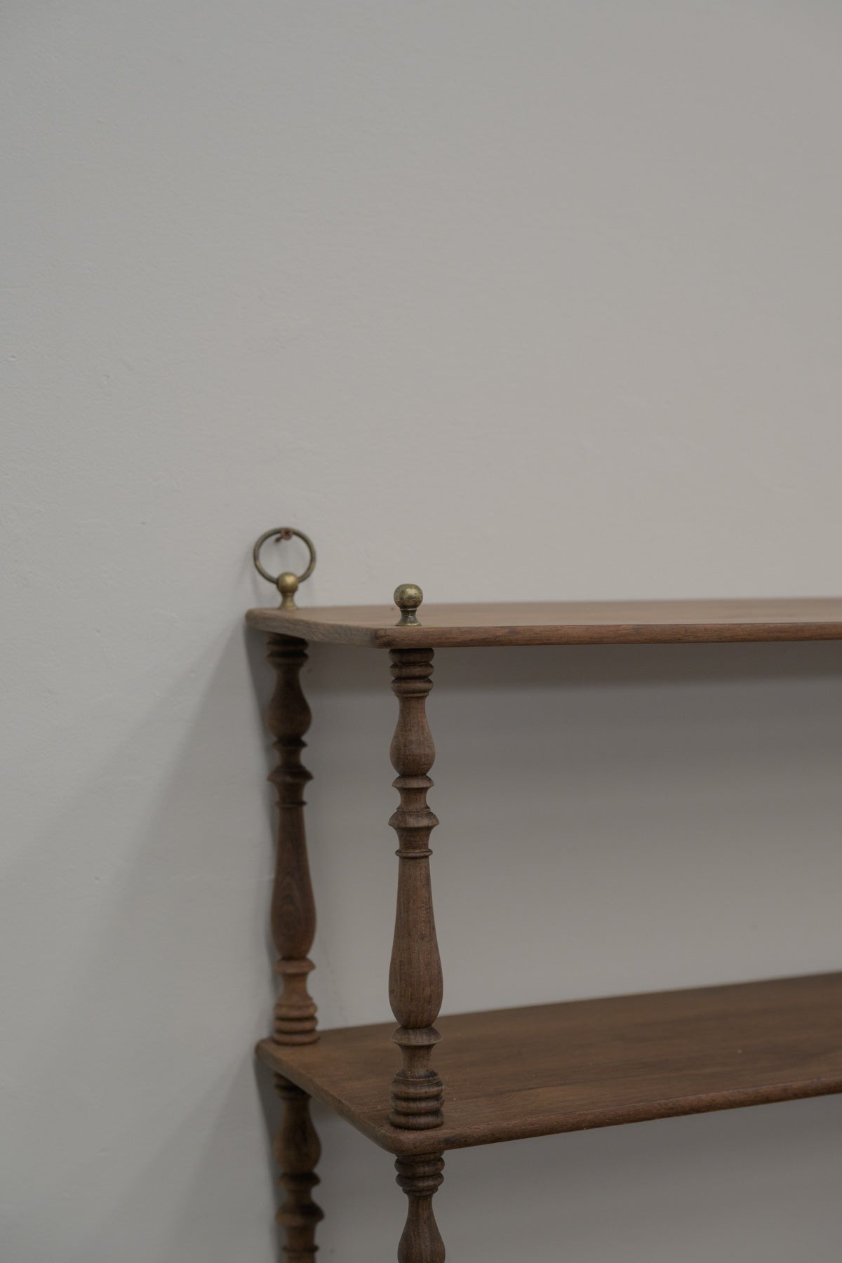#0593 shelf