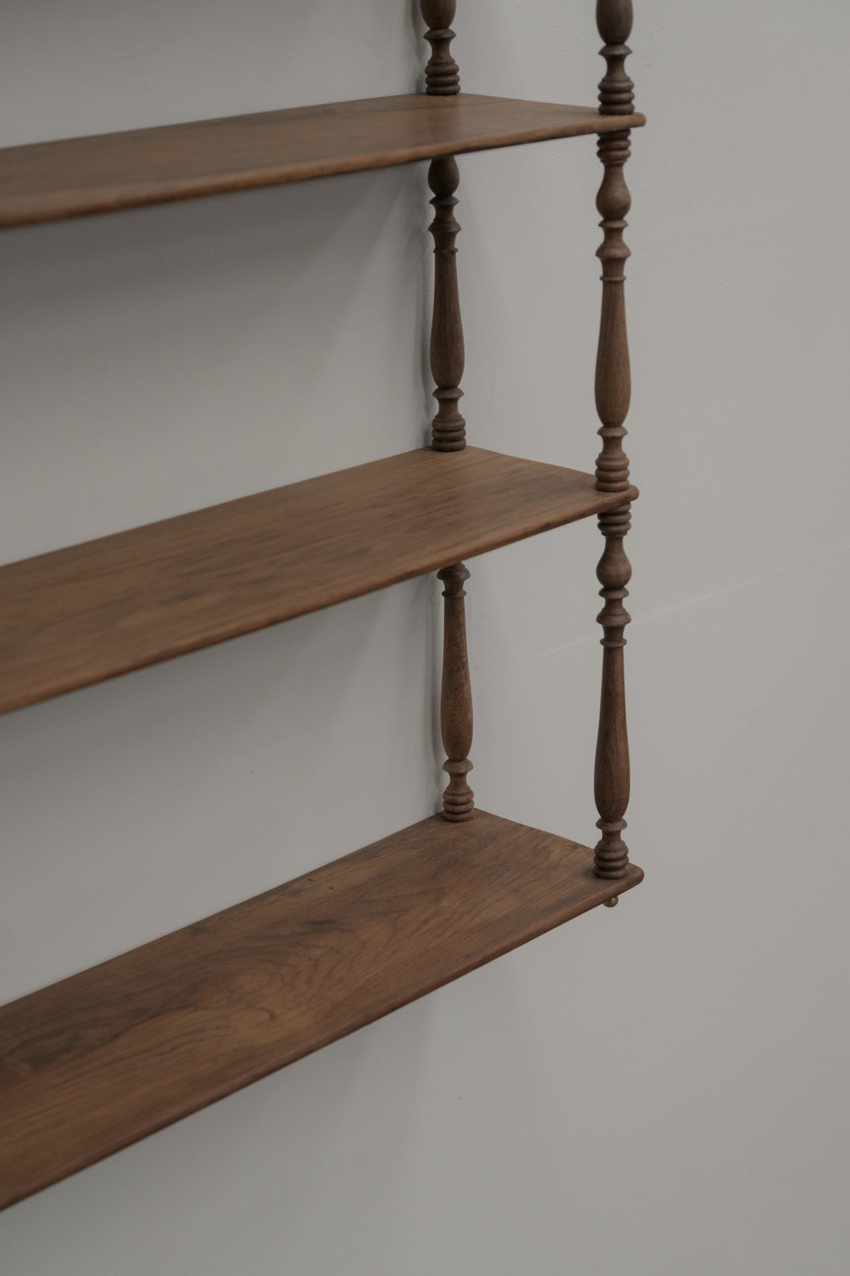 #0593 shelf