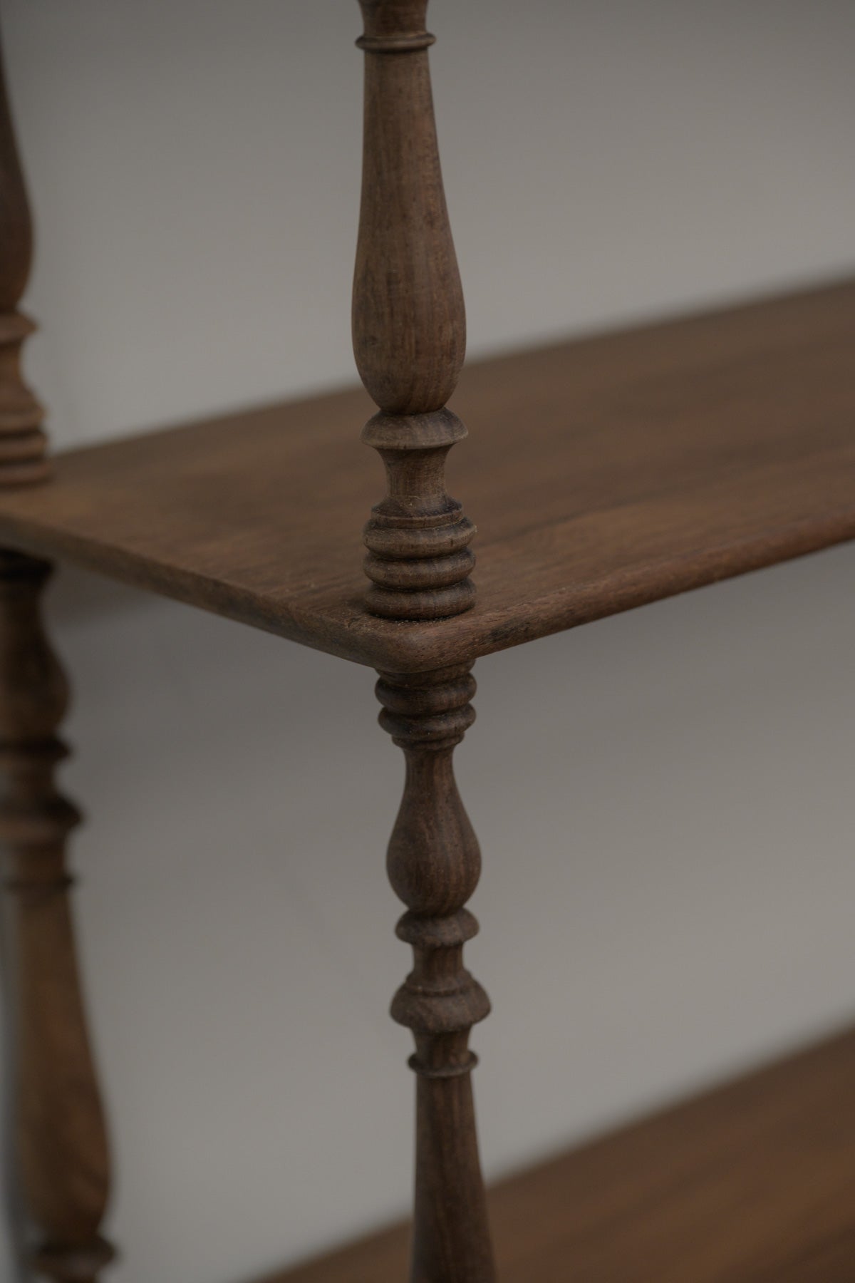 #0593 shelf