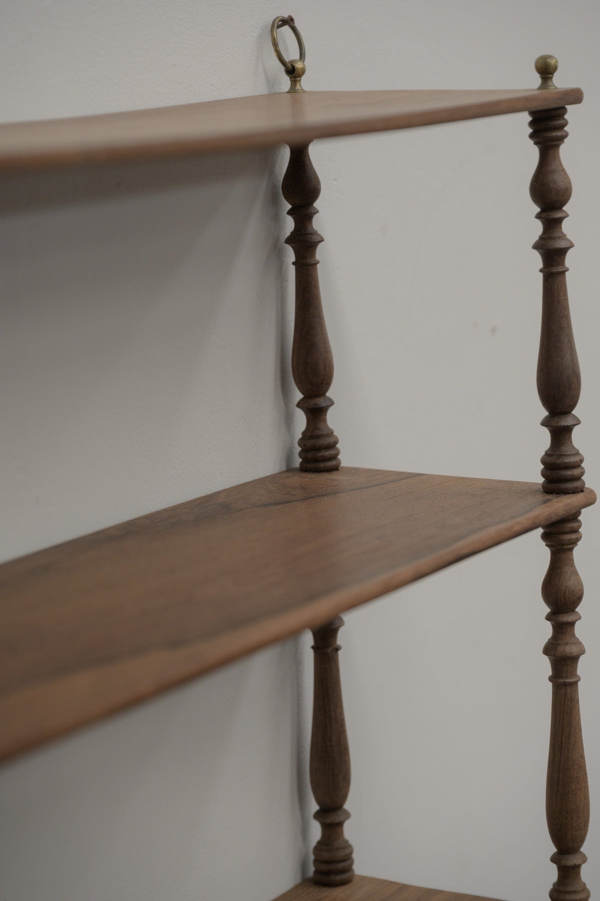 #0593 shelf