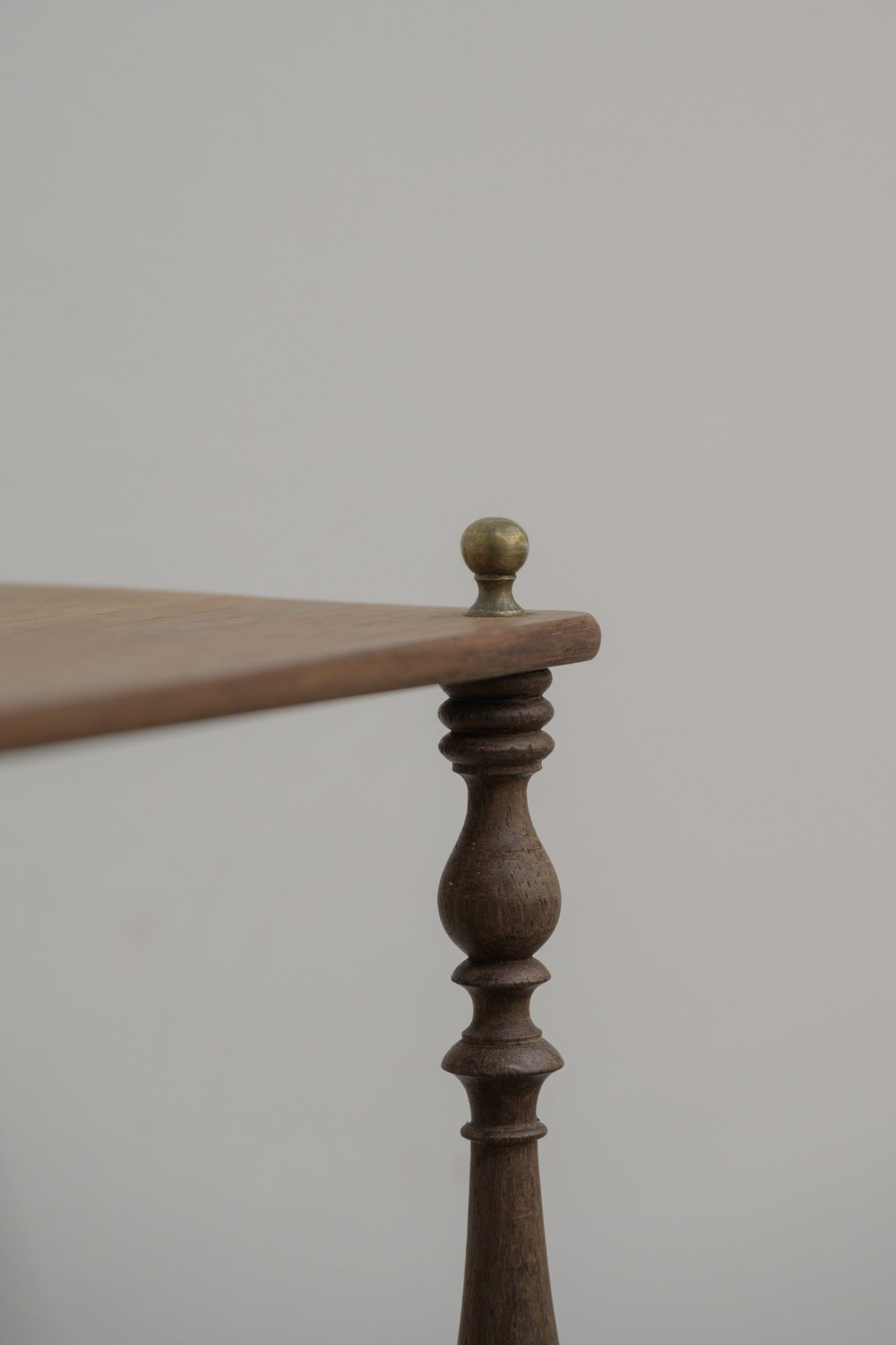 #0593 shelf