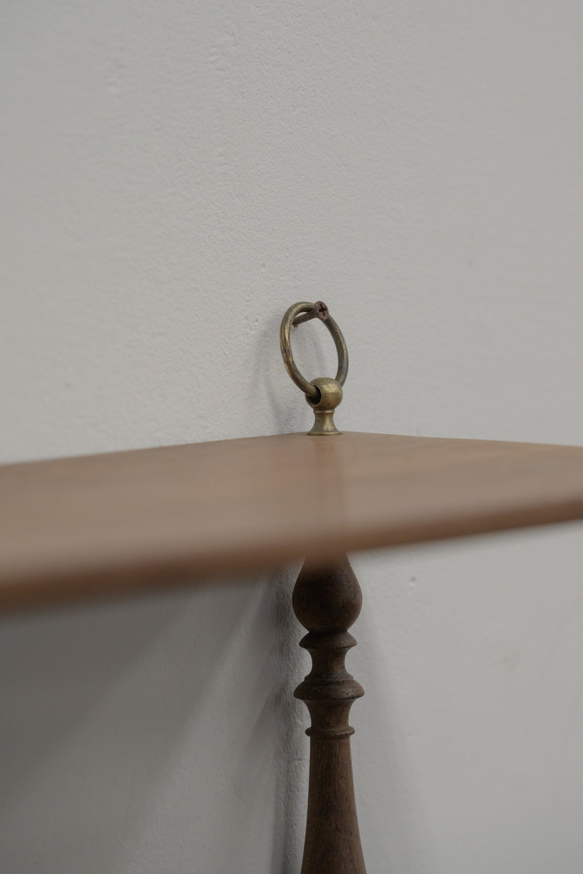 #0593 shelf