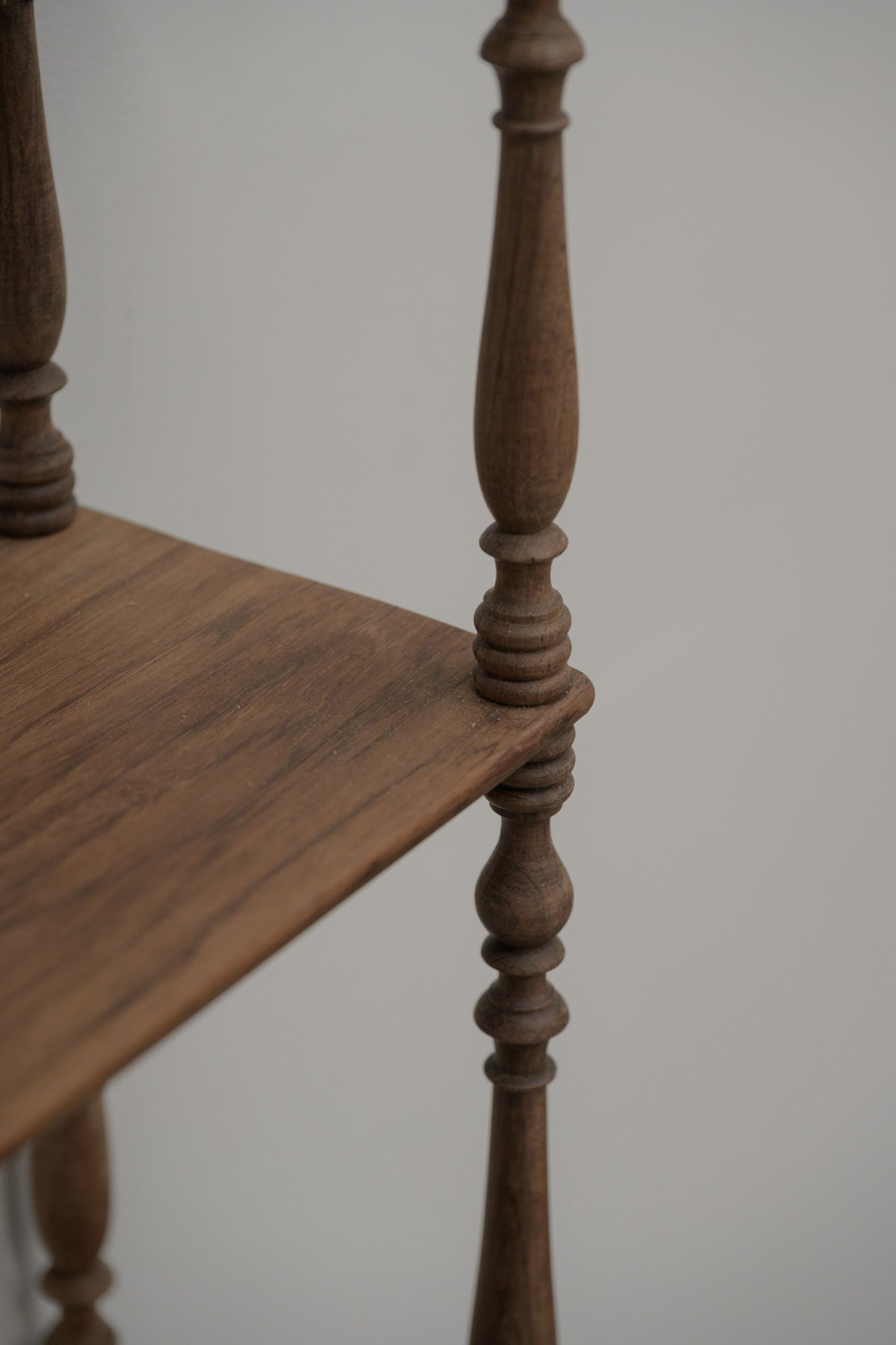 #0593 shelf