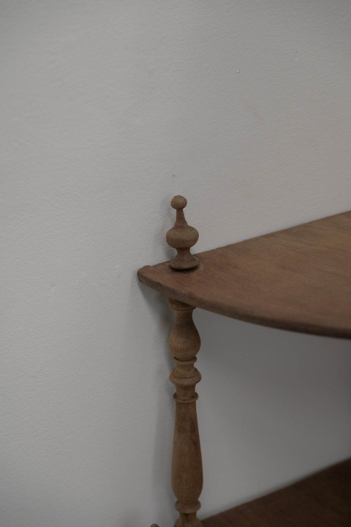 #0596 corner shelf
