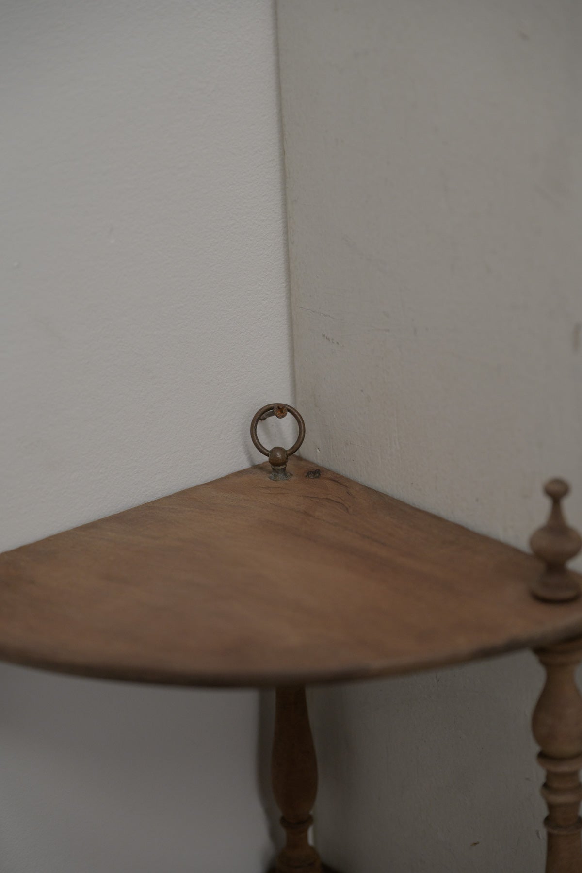 #0596 corner shelf