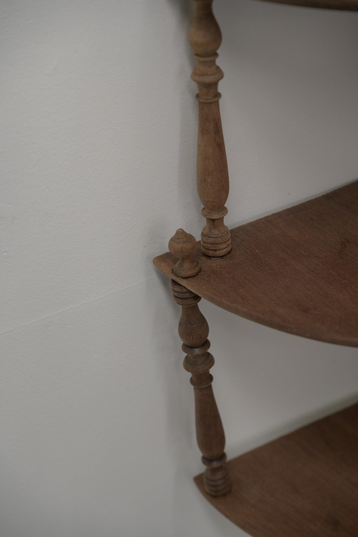 #0596 corner shelf