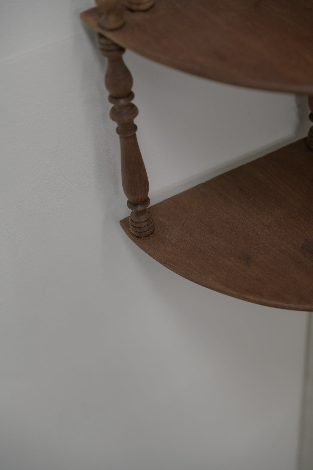 #0596 corner shelf