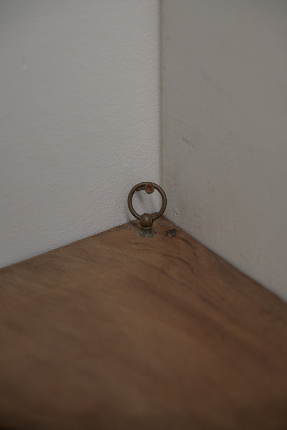 #0596 corner shelf