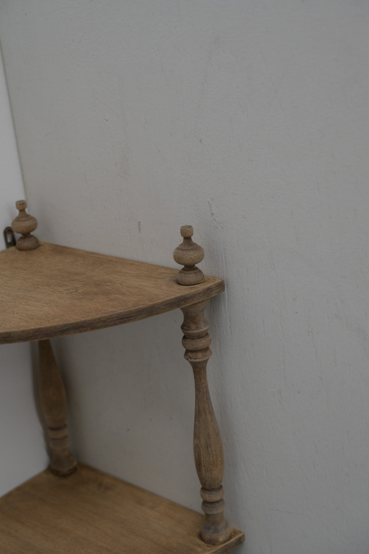 #0597 corner shelf