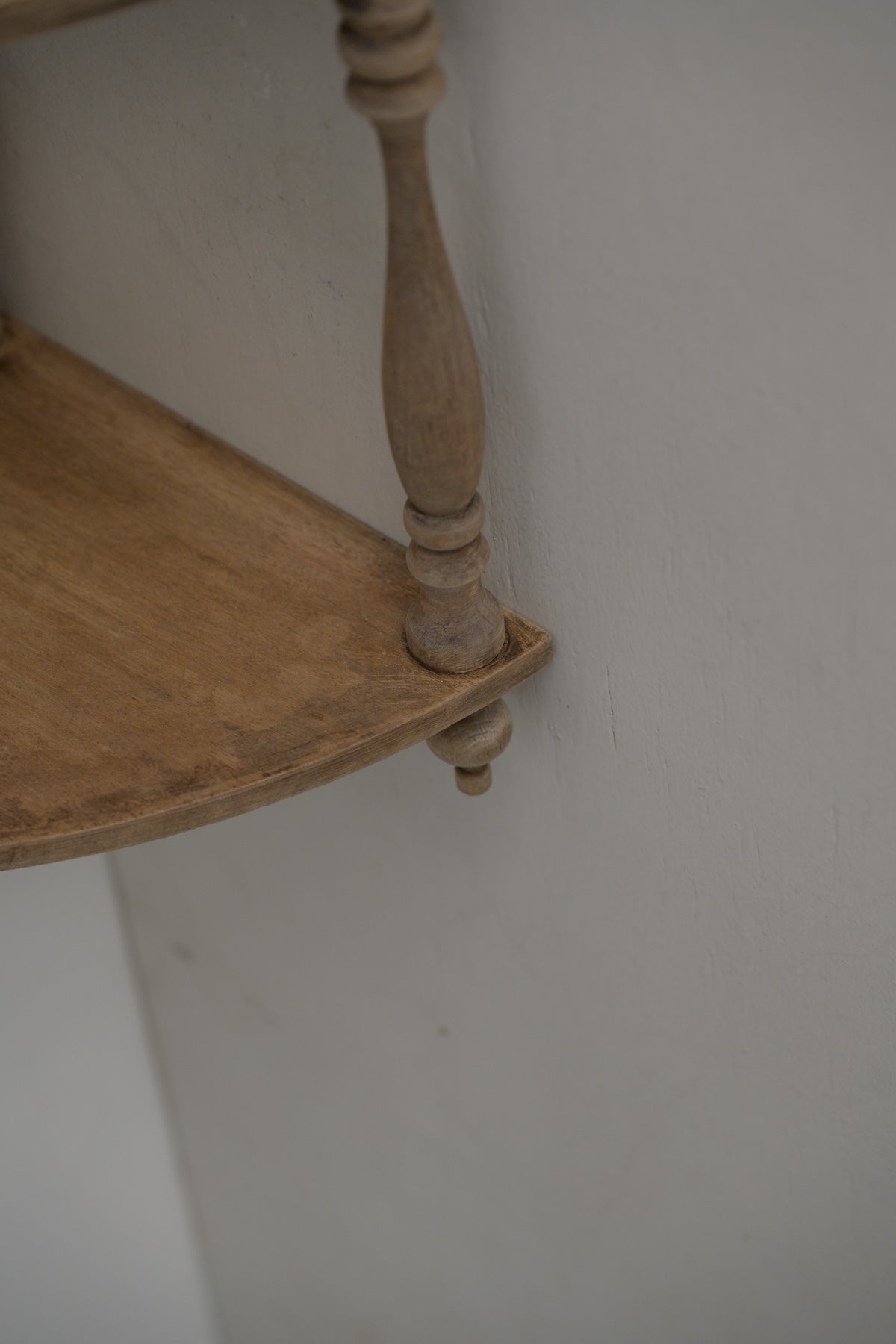 #0597 corner shelf