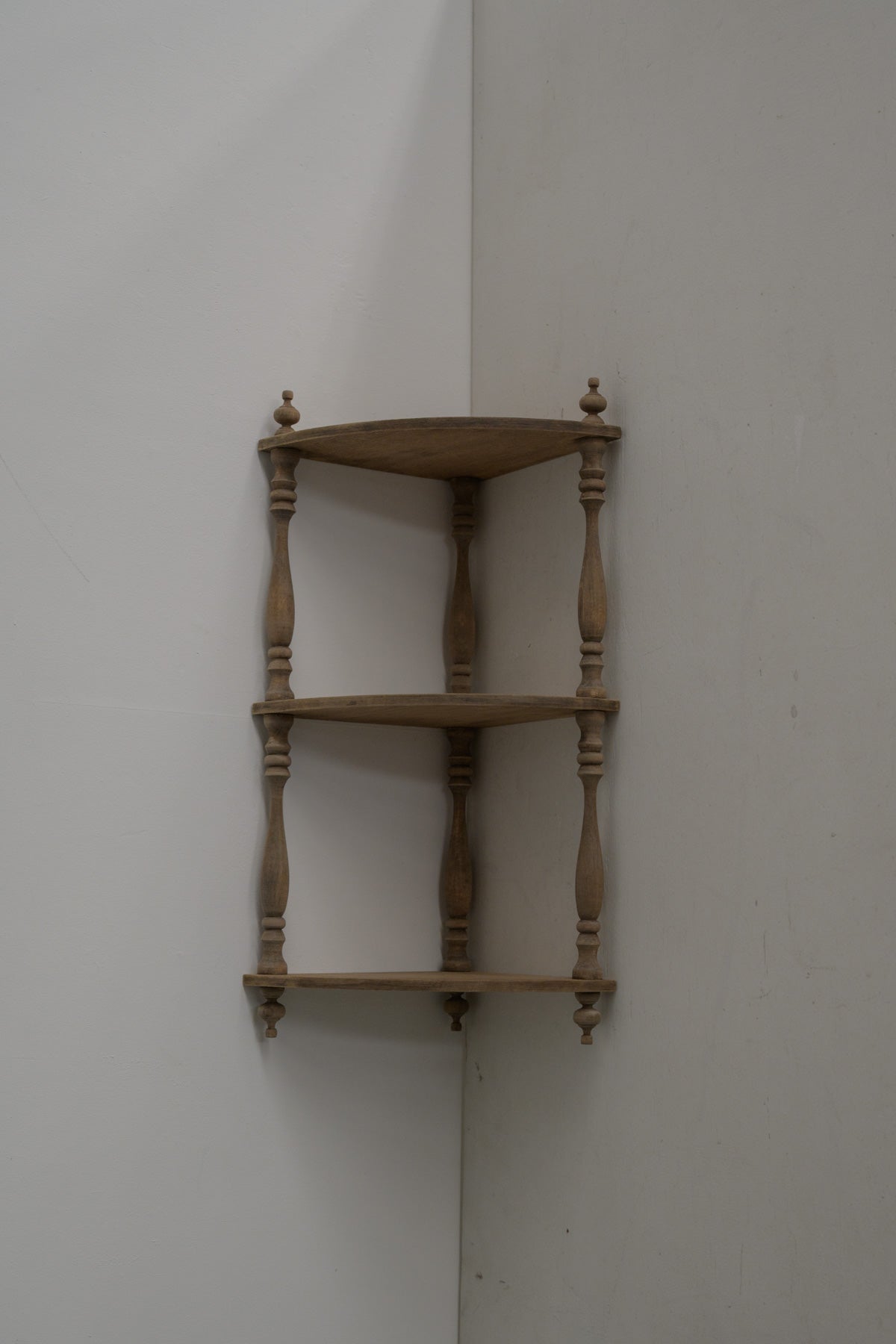 #0597 corner shelf