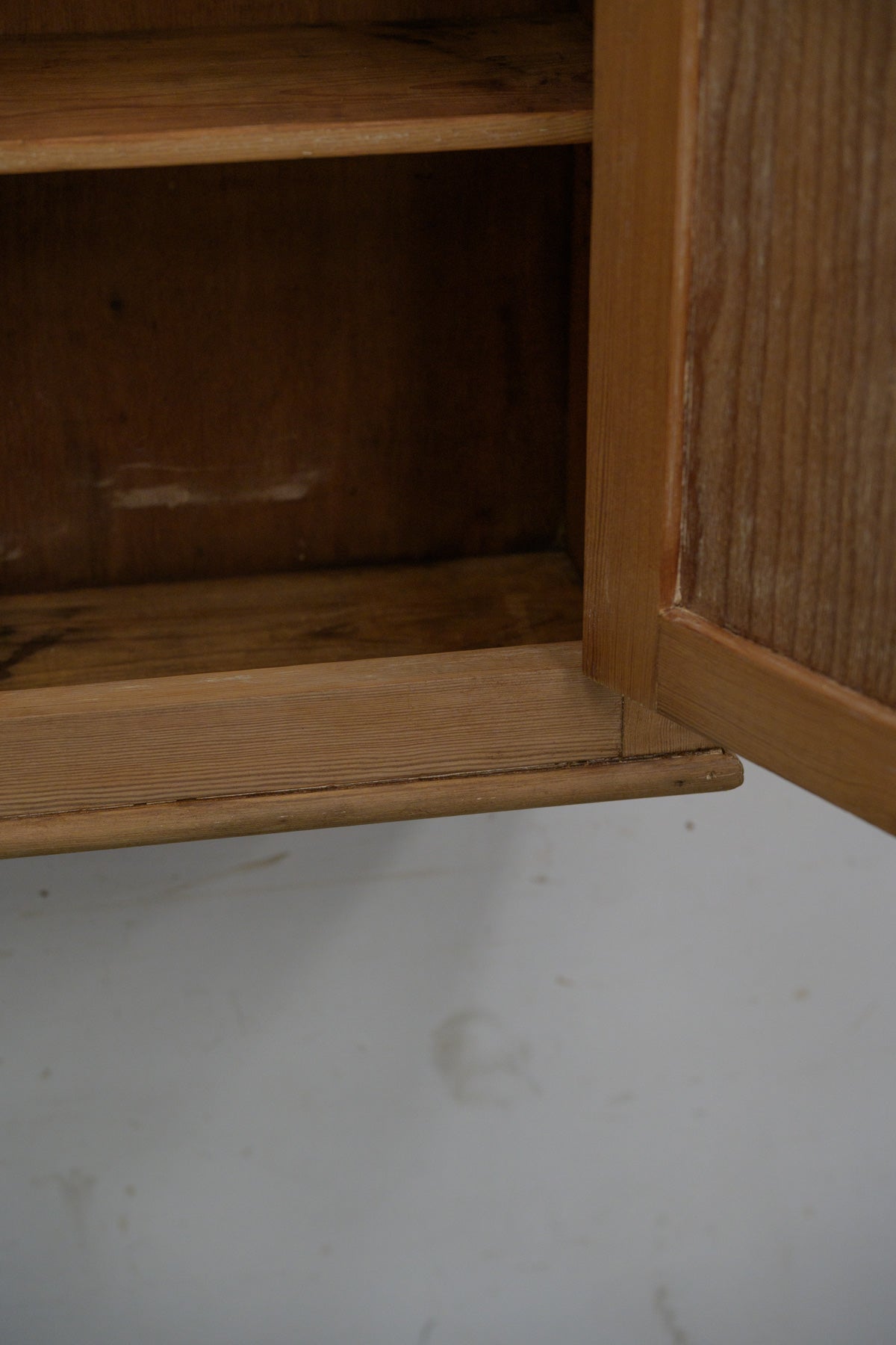 #5265 small cabinet