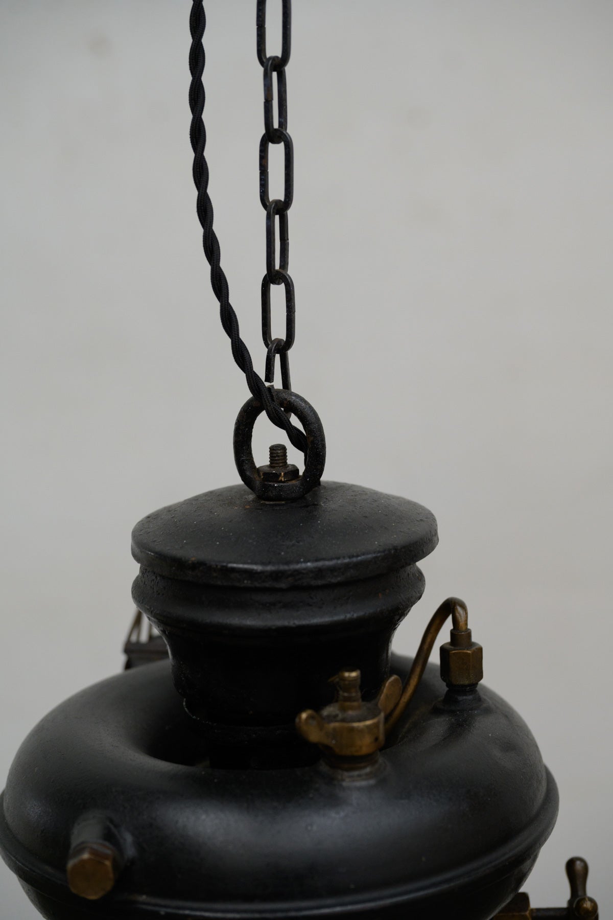 #0137 industrial lamp