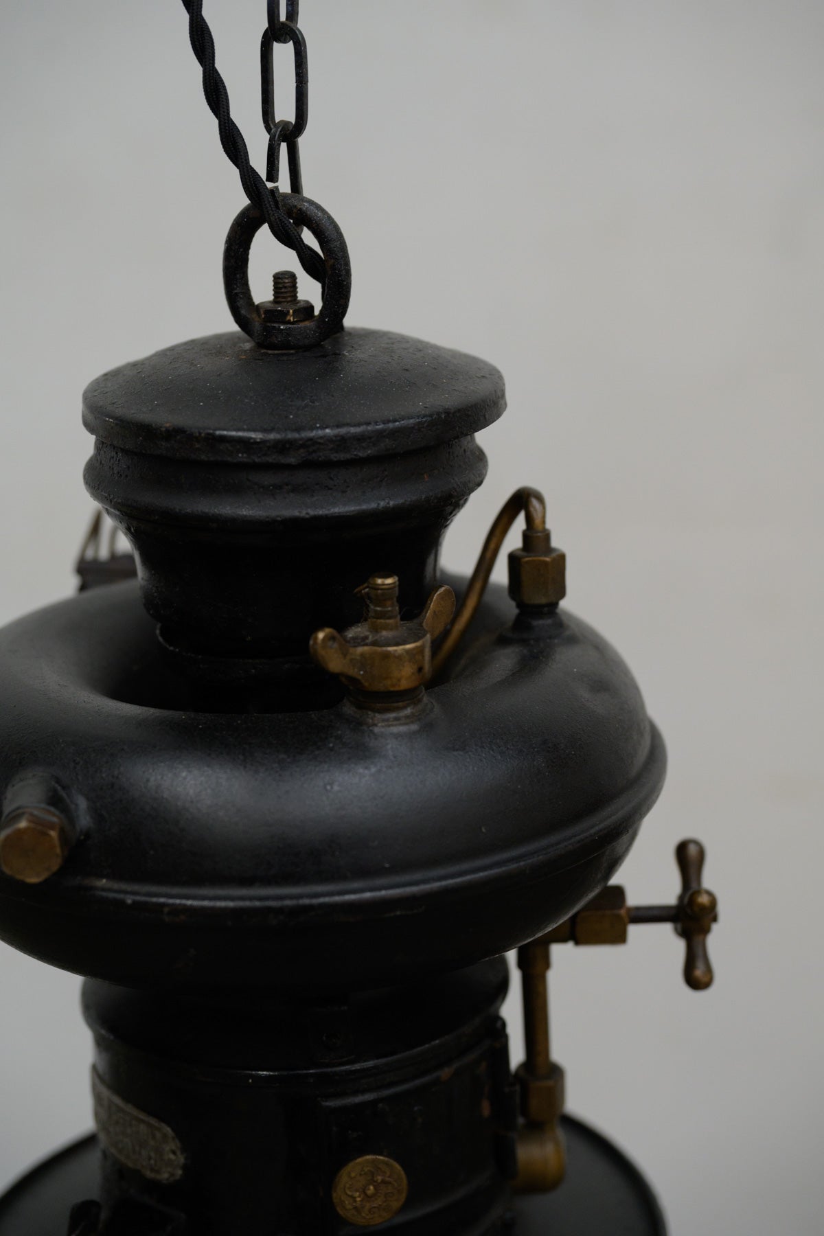 #0137 industrial lamp