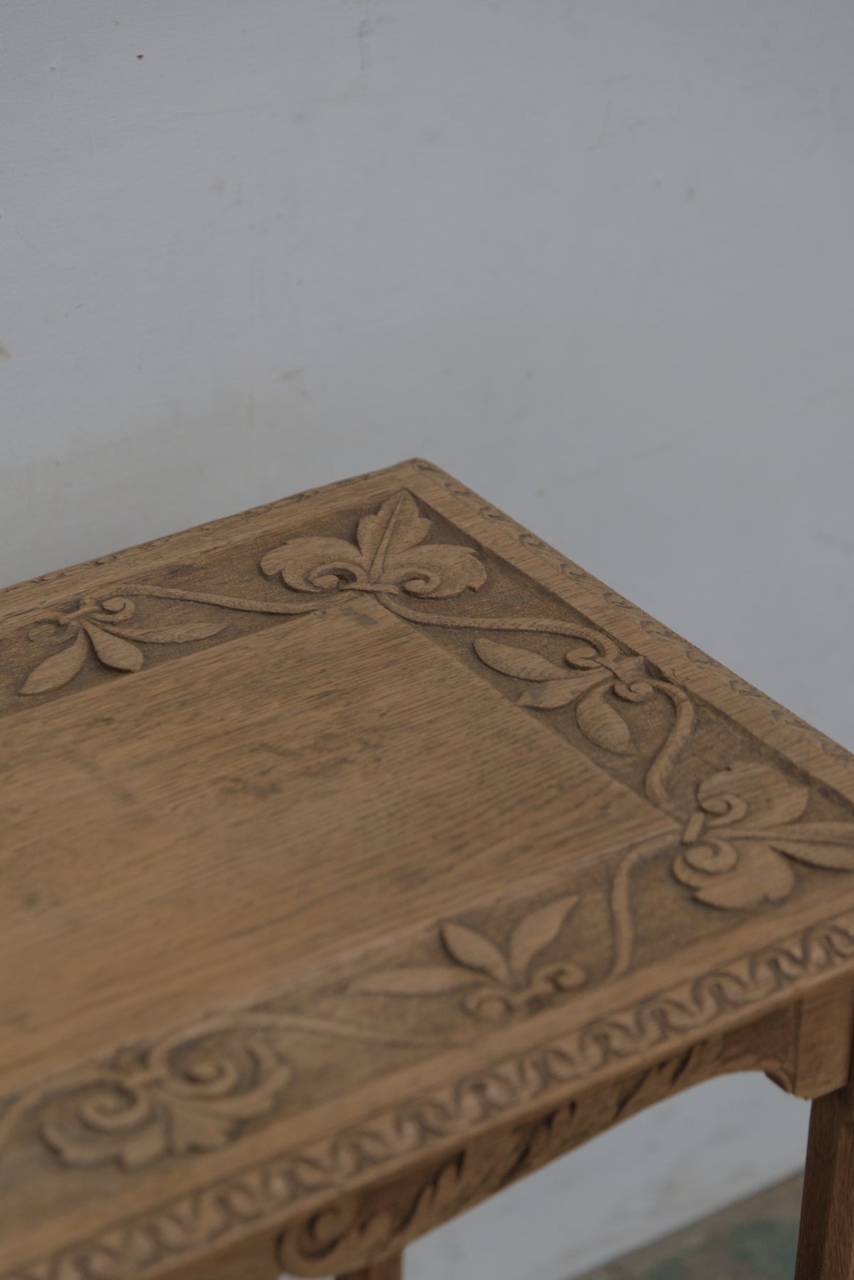 #8971 side table