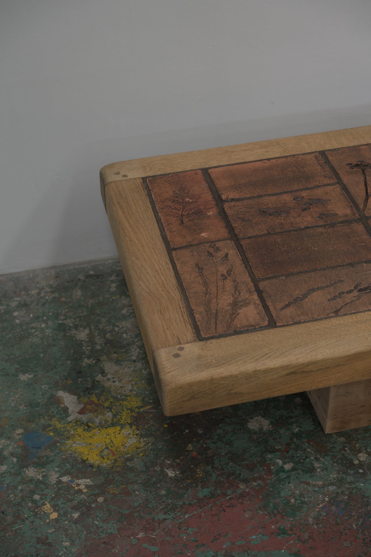 #0630 coffee table