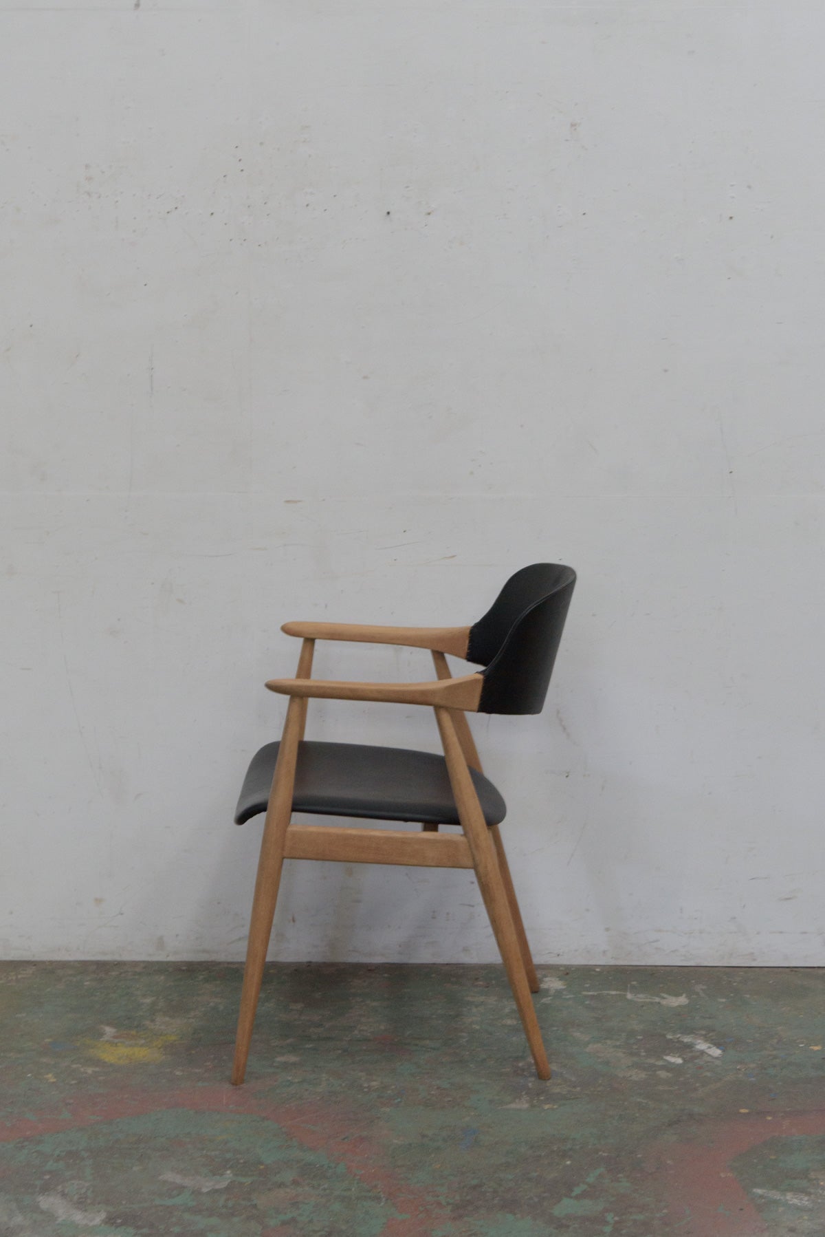#0017 arm chair