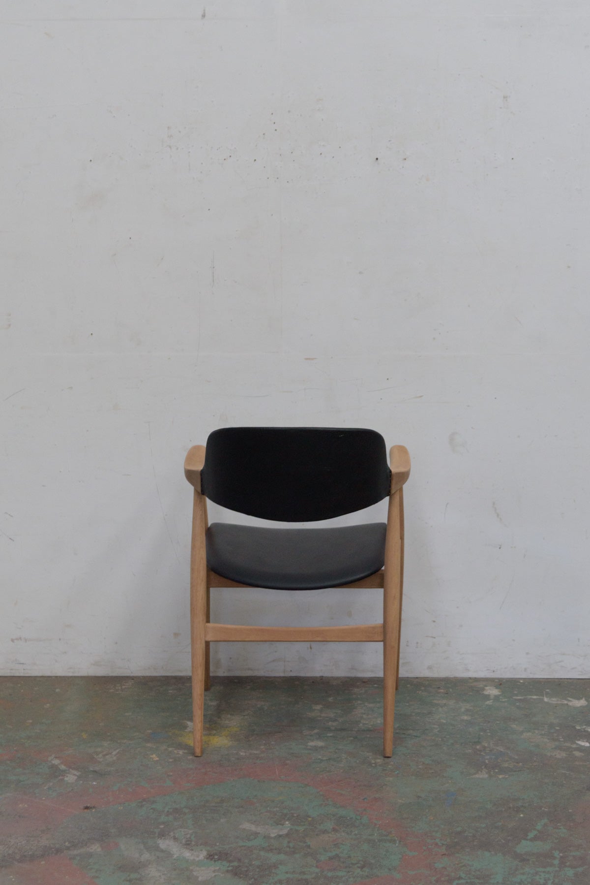 #0017 arm chair