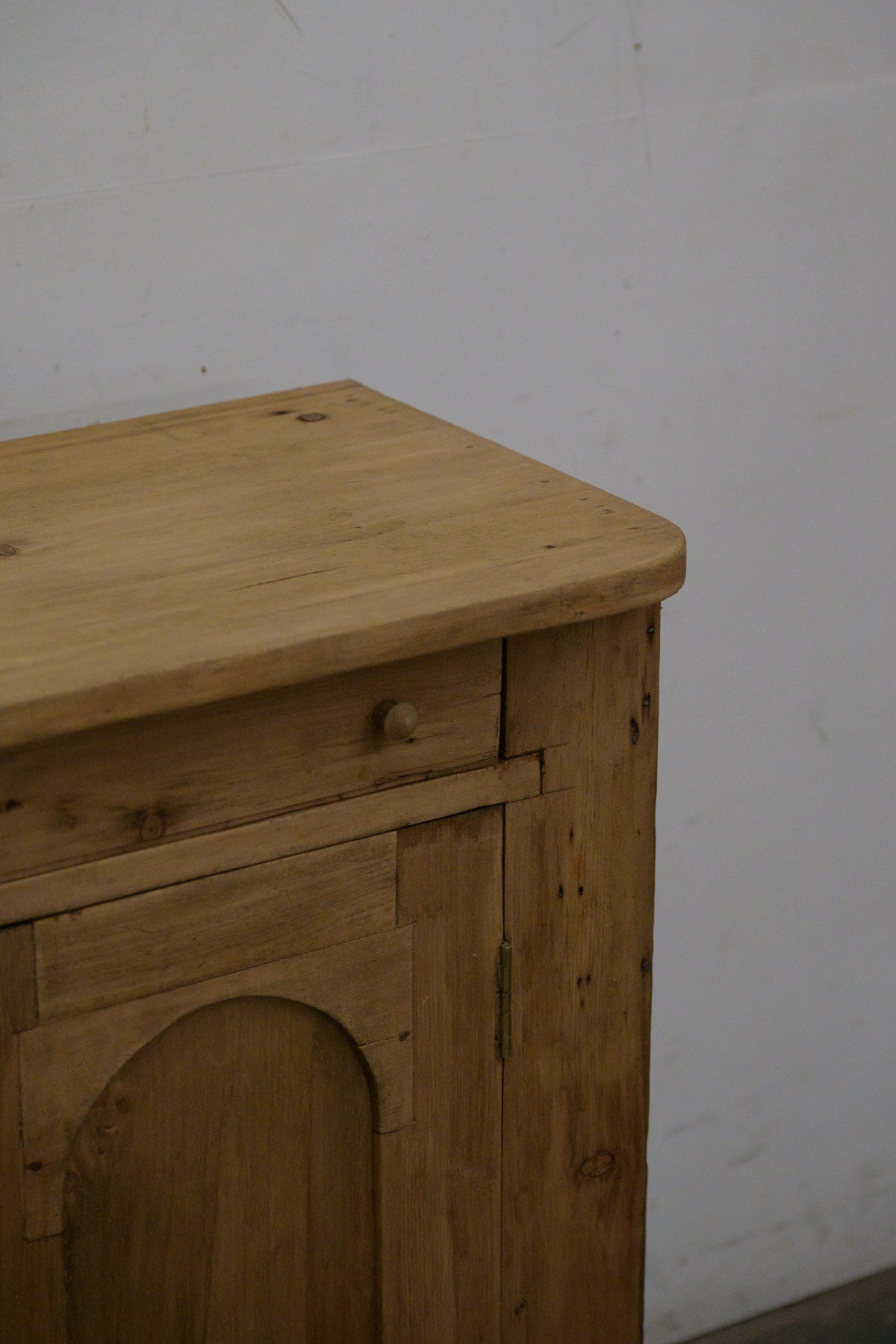 #0152 cabinet