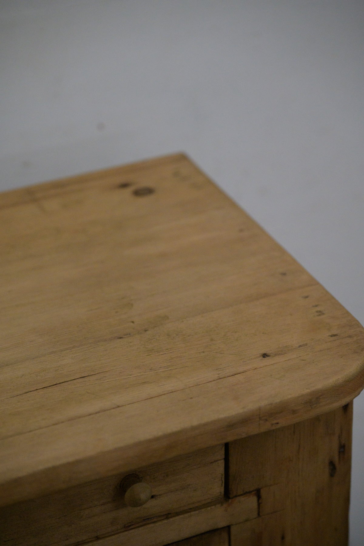 #0152 cabinet