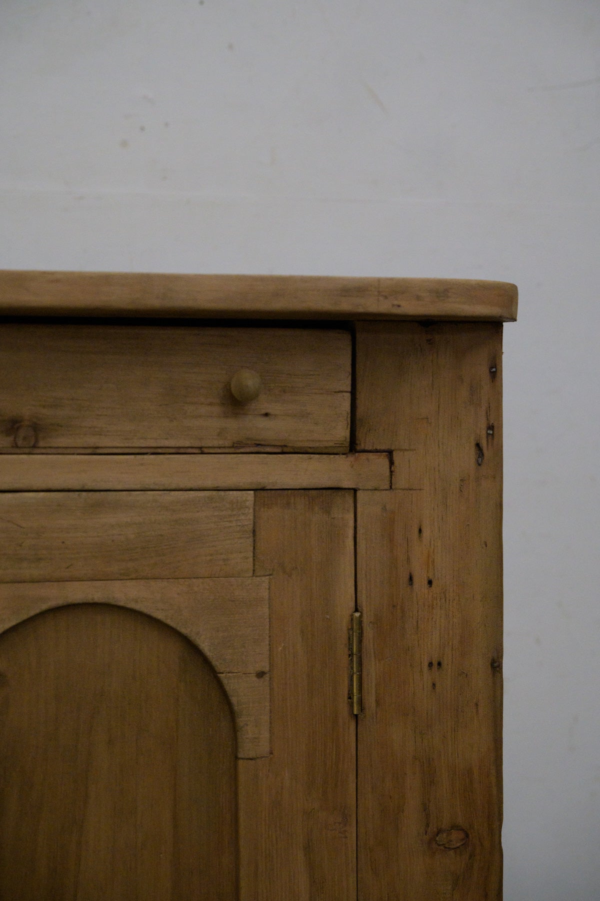 #0152 cabinet