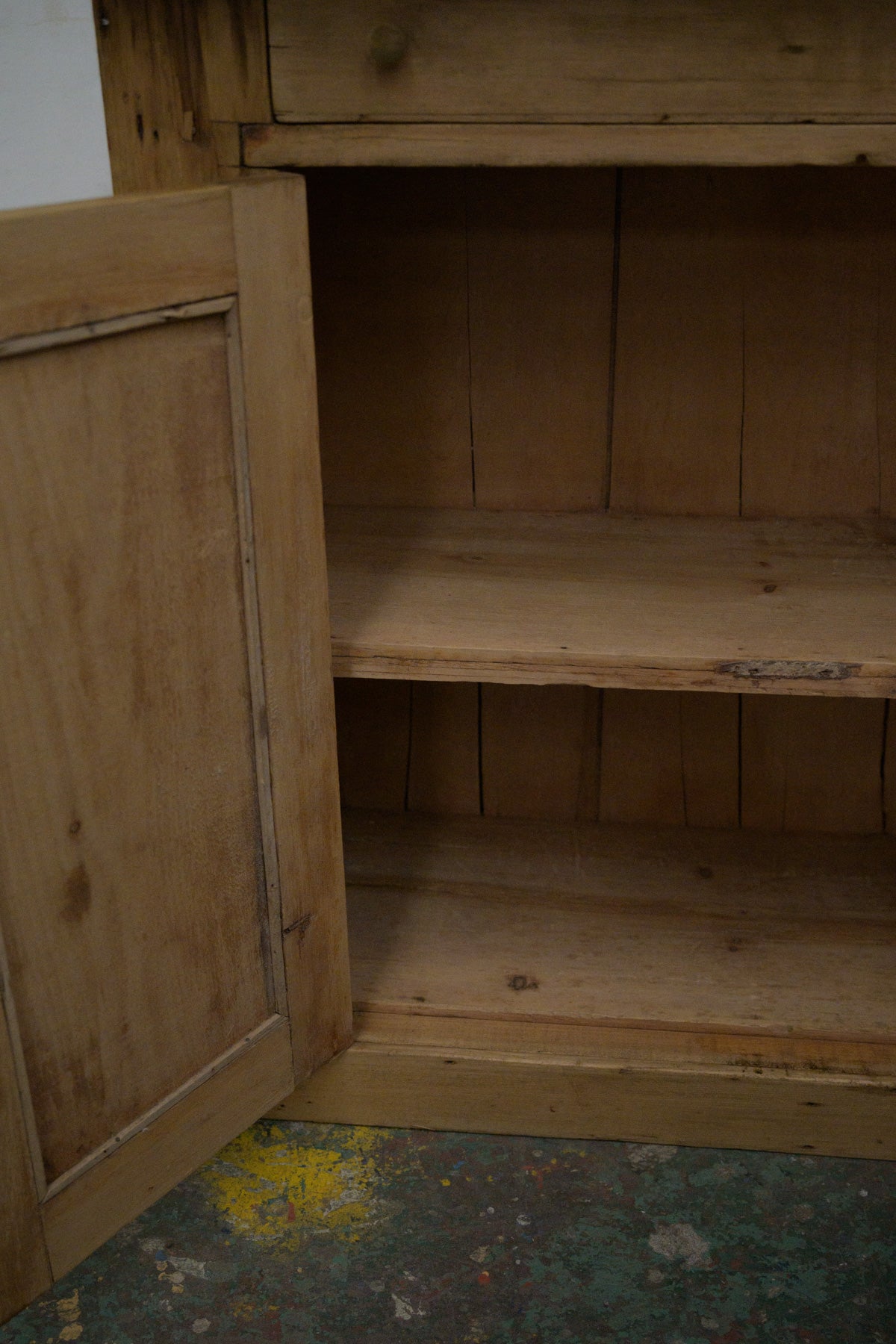 #0152 cabinet