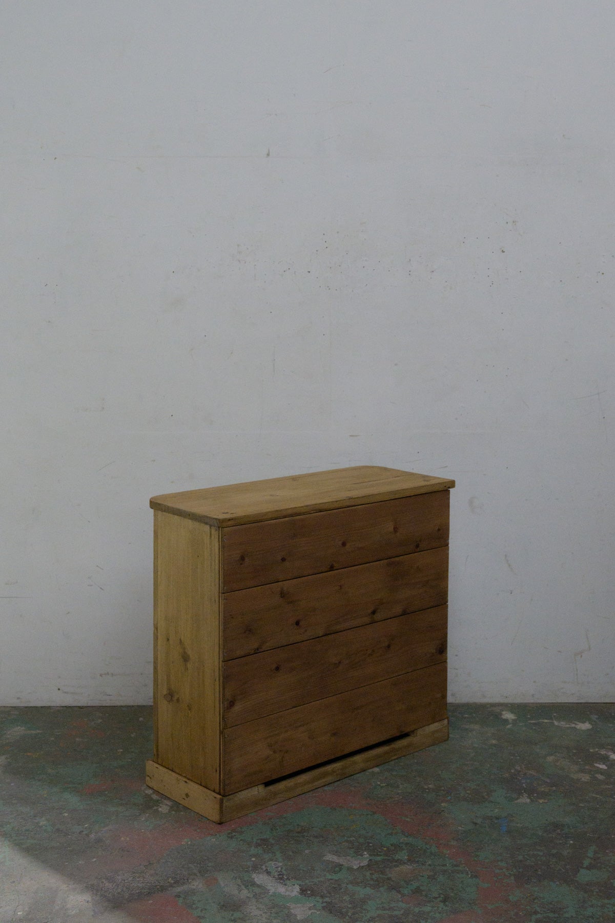 #0152 cabinet