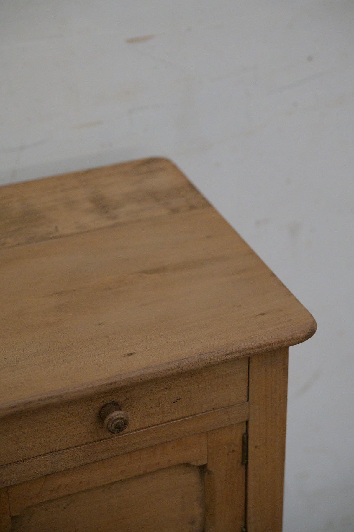 #0153 cabinet