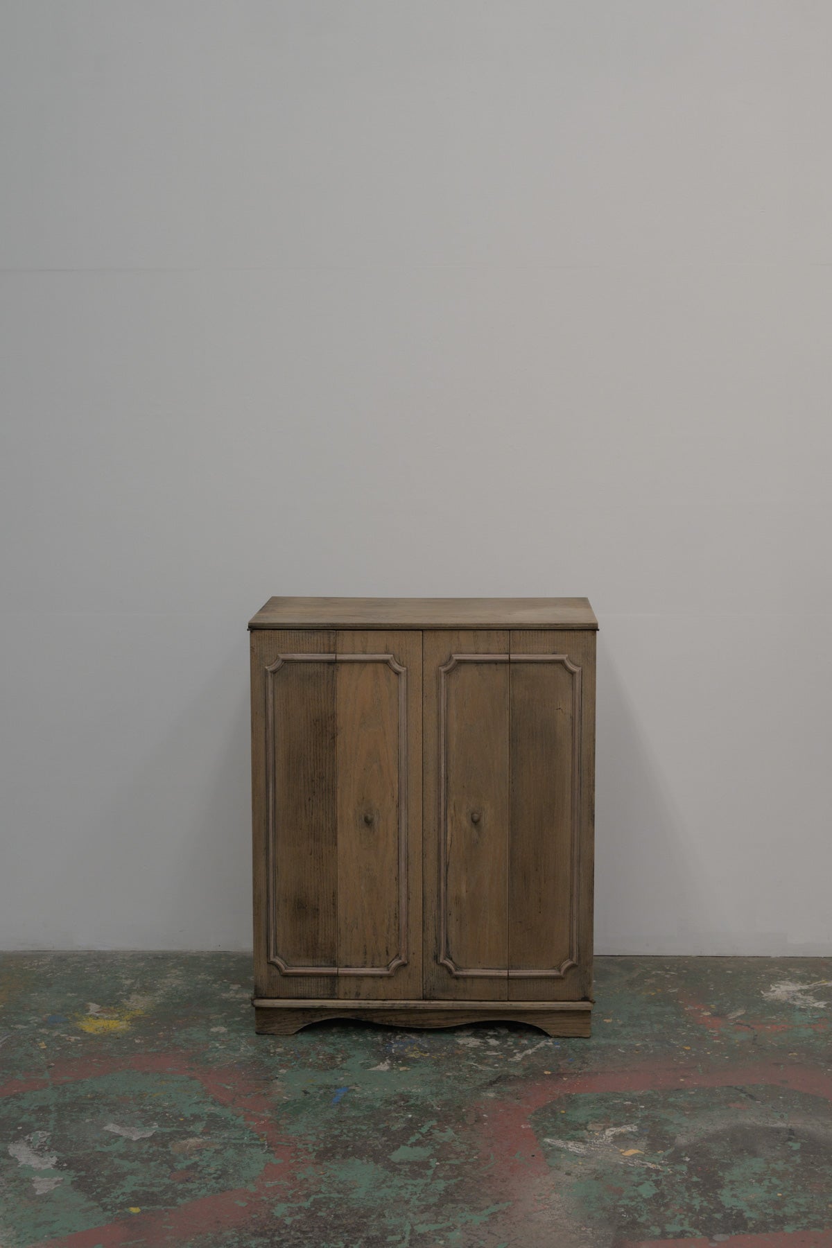 #0640 cabinet