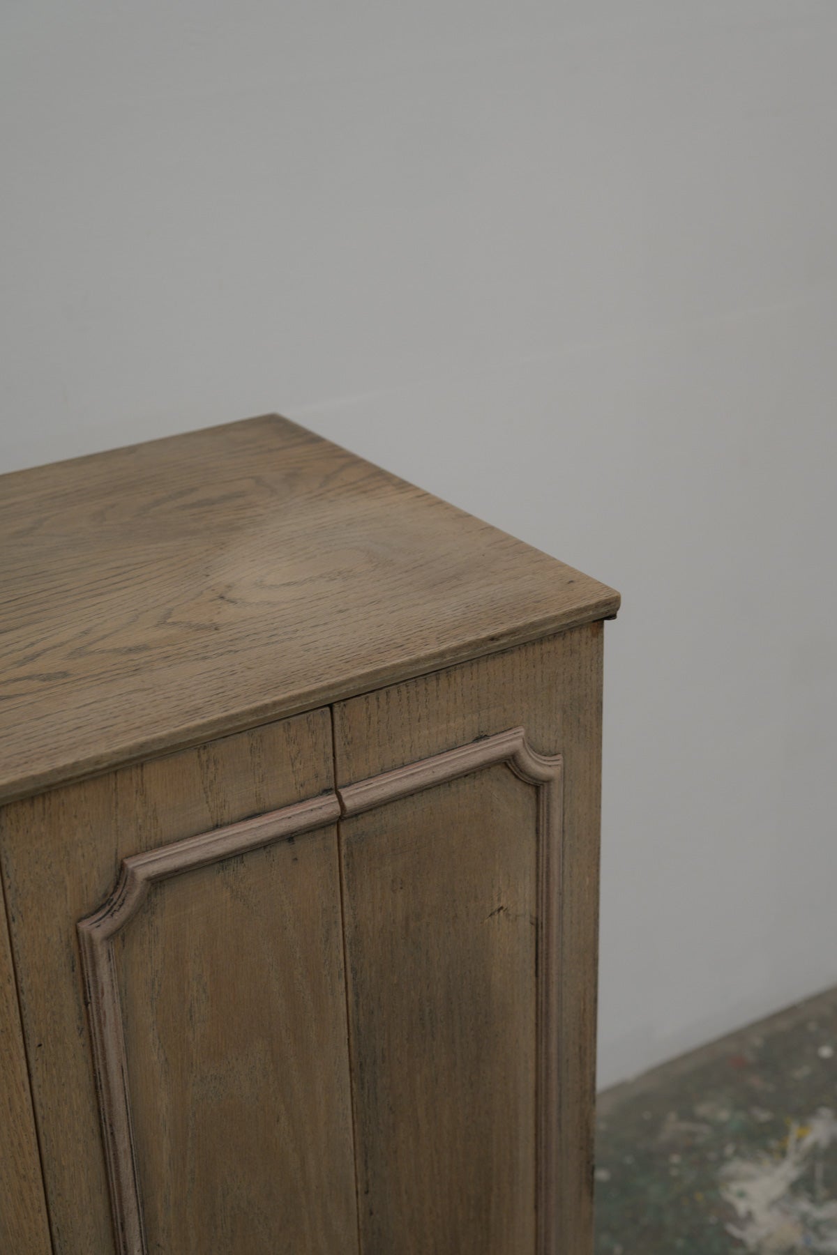 #0640 cabinet