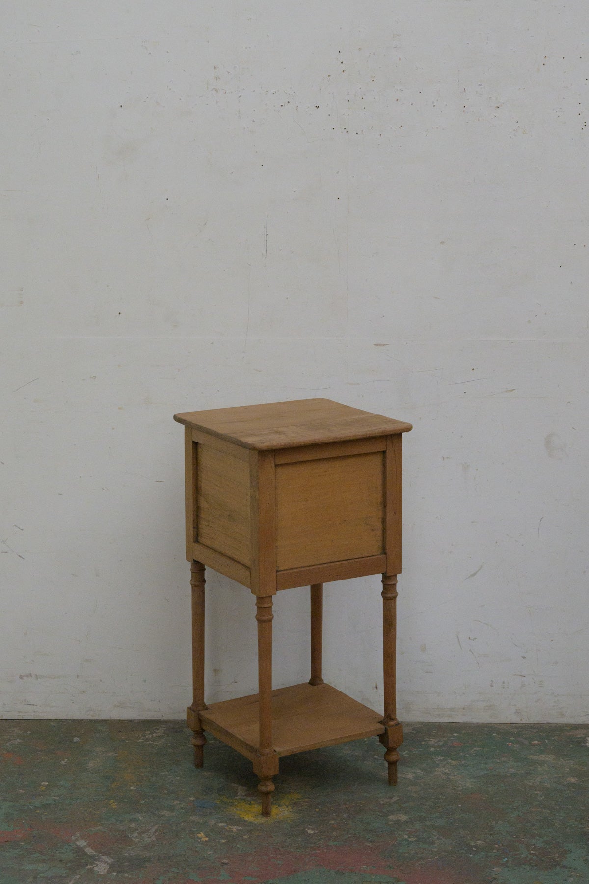#0153 cabinet