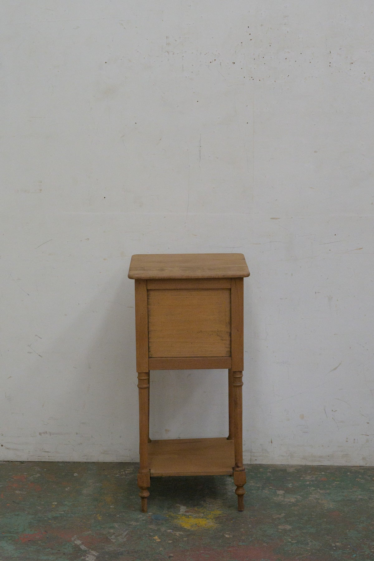 #0153 cabinet