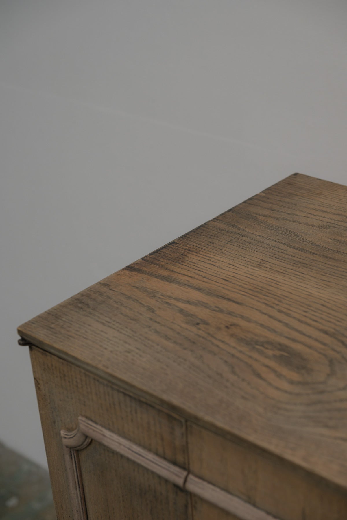 #0640 cabinet