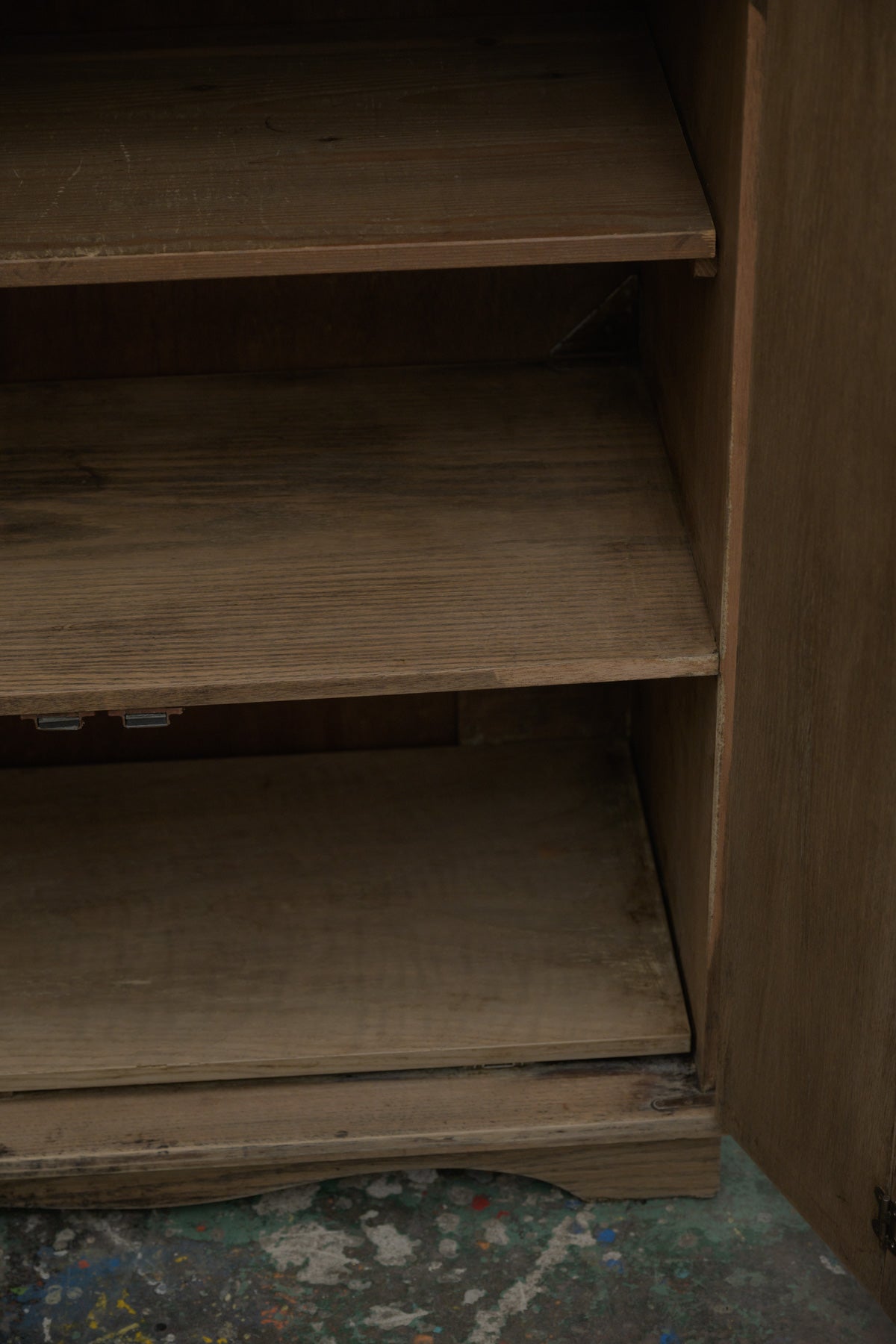 #0640 cabinet