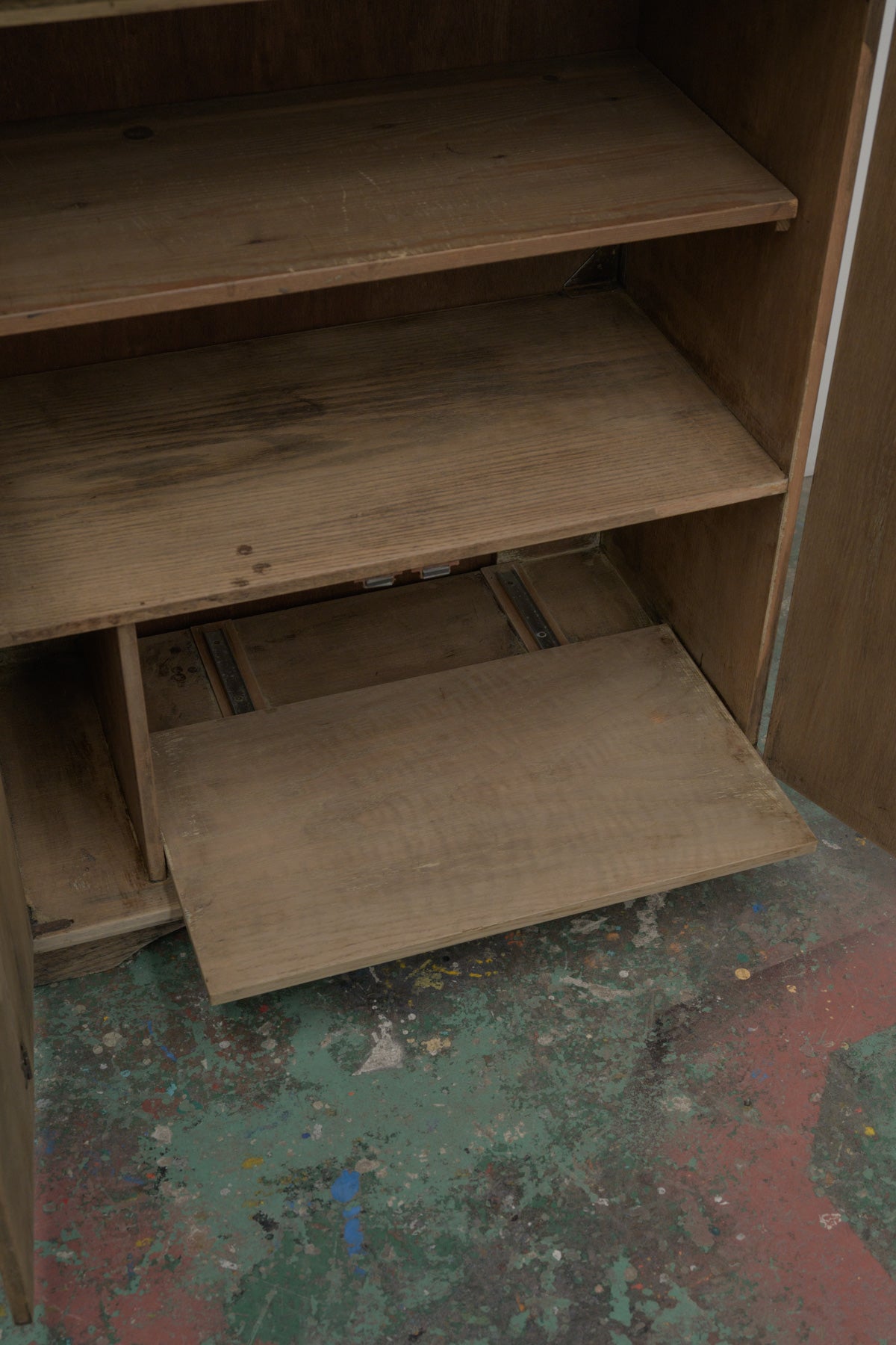 #0640 cabinet