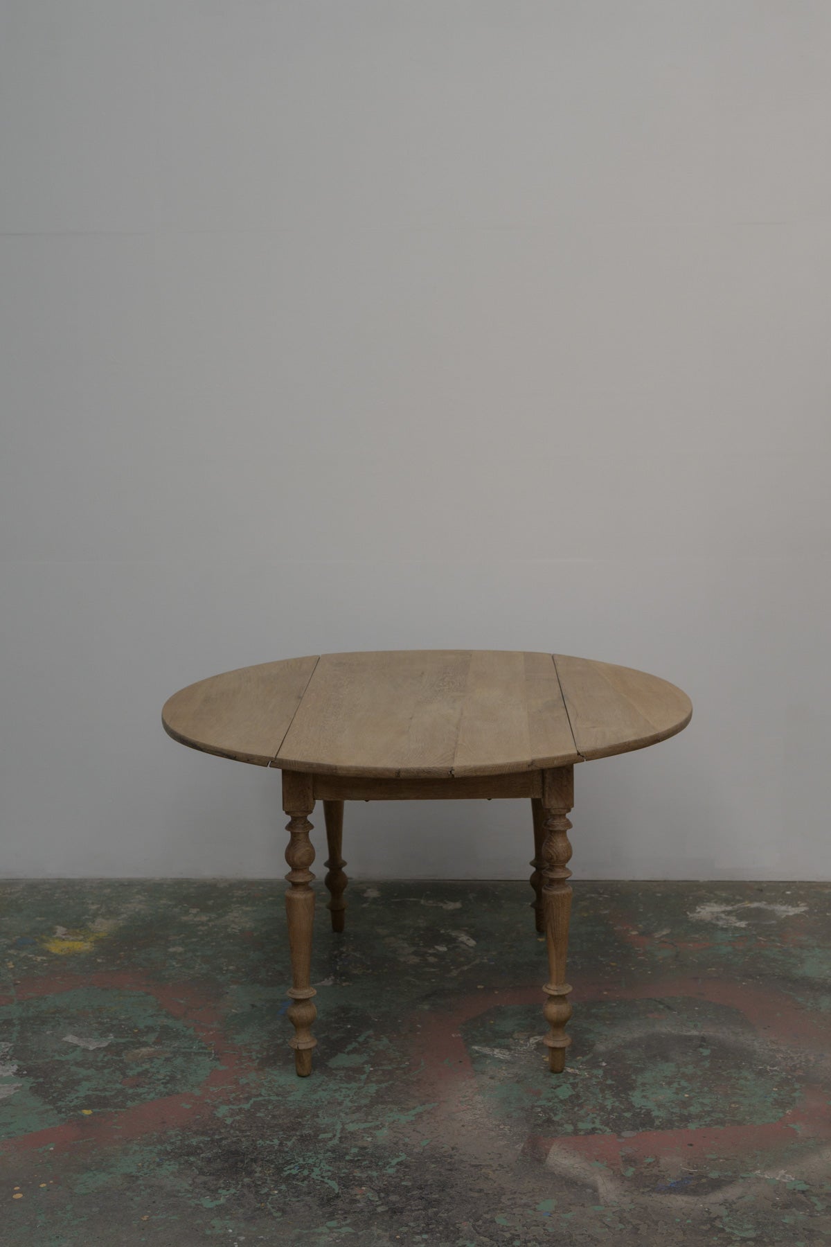 #0642 round table