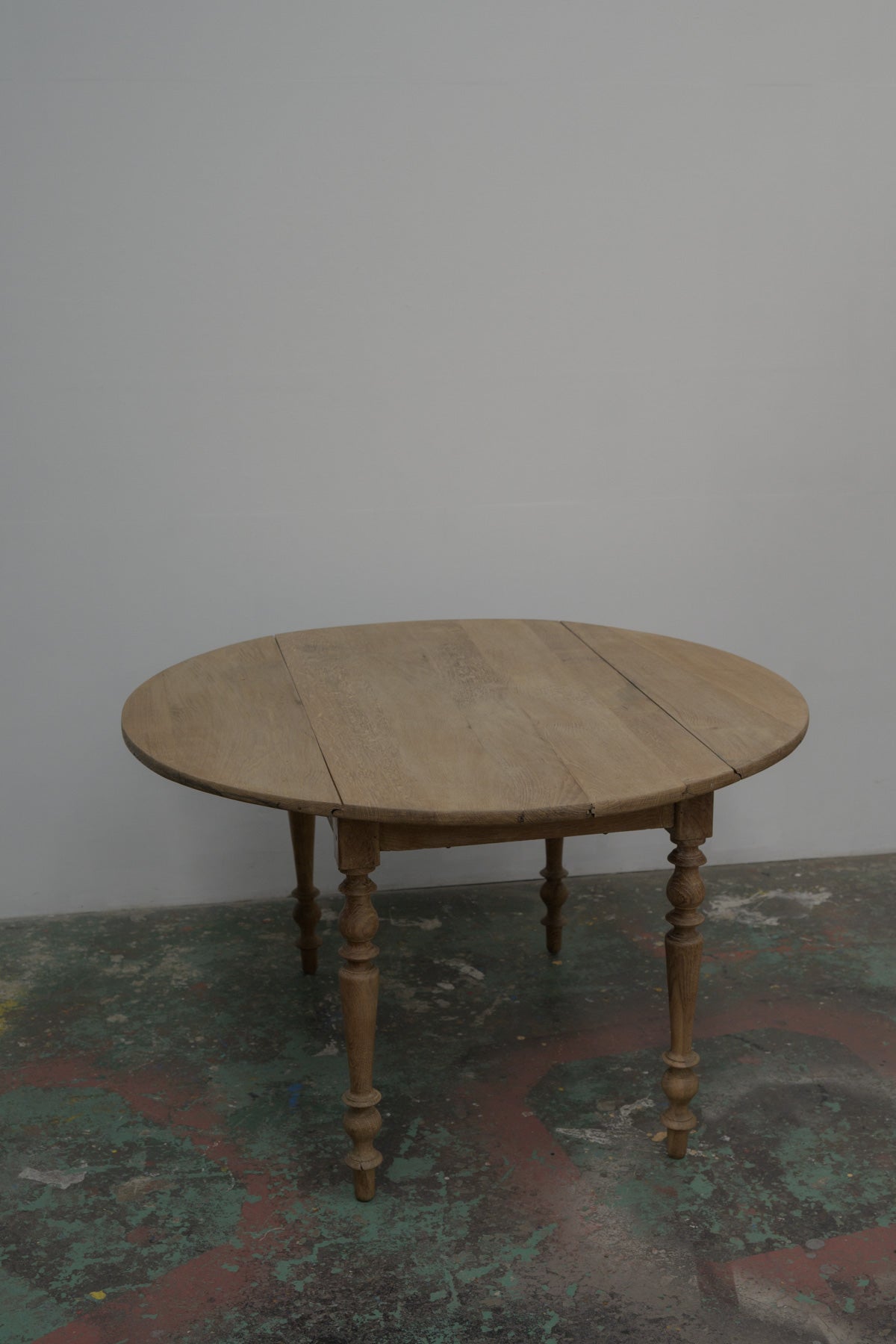 #0642 round table